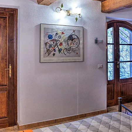 Bosco Delle Monache 8+2 *